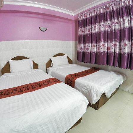 Capitol 3 Guesthouse Phnom Penh Exterior photo