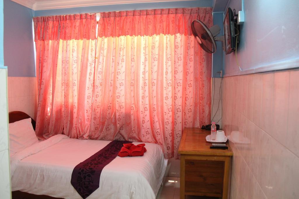 Capitol 3 Guesthouse Phnom Penh Exterior photo