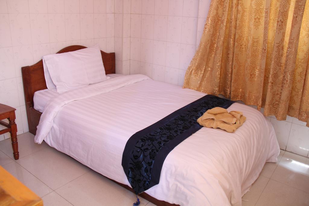 Capitol 3 Guesthouse Phnom Penh Exterior photo